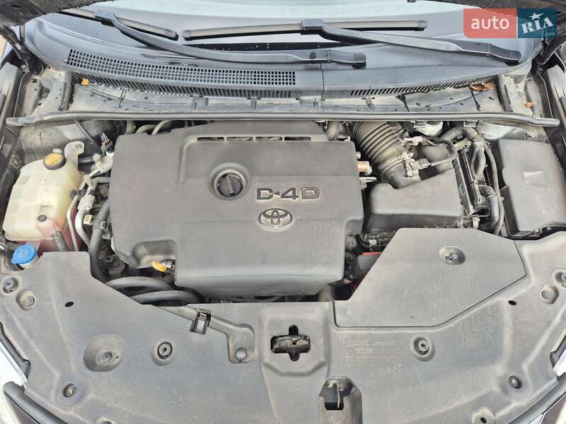 Универсал Toyota Avensis 2010 в Житомире