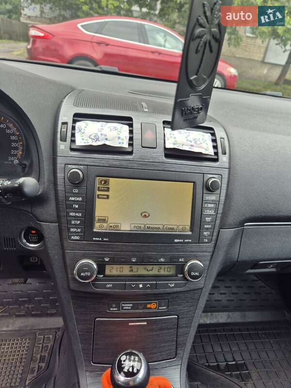 Универсал Toyota Avensis 2010 в Житомире