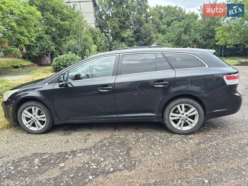 Универсал Toyota Avensis 2010 в Житомире