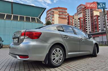 Седан Toyota Avensis 2012 в 