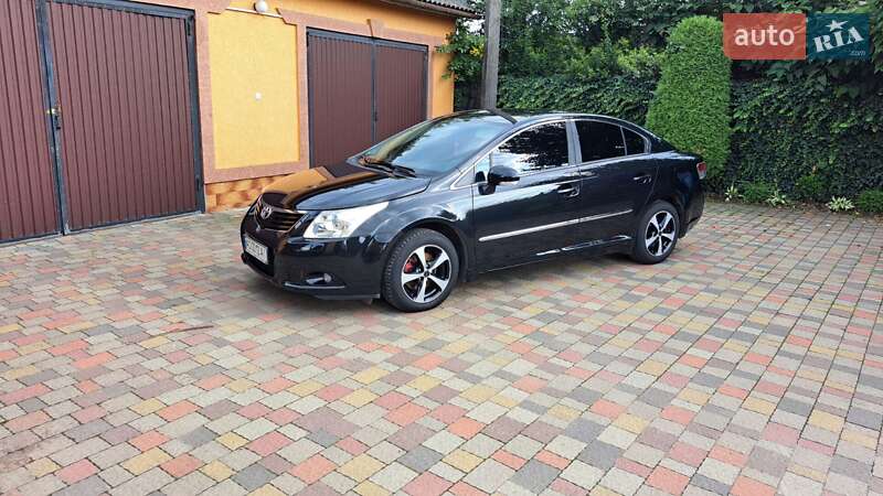 Седан Toyota Avensis 2009 в Мукачевому