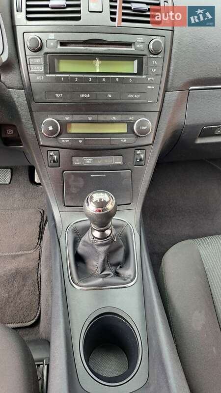 Седан Toyota Avensis 2009 в Мукачевому