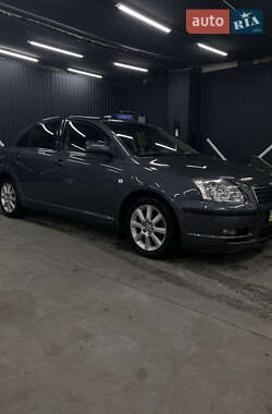 Седан Toyota Avensis 2006 в Киеве