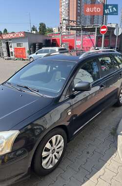 Універсал Toyota Avensis 2003 в Краматорську