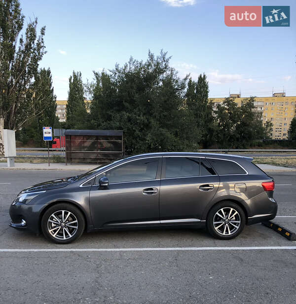 Універсал Toyota Avensis 2015 в Дніпрі