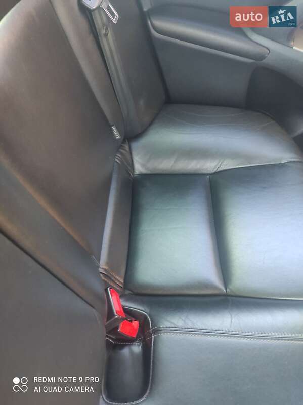 Седан Toyota Avensis 2011 в Киеве