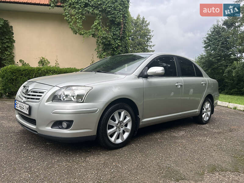 Седан Toyota Avensis 2008 в Трускавце