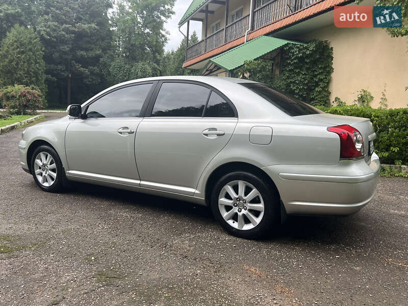 Седан Toyota Avensis 2008 в Трускавце