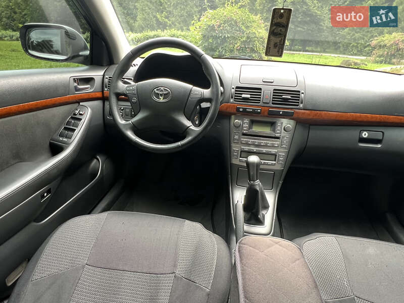 Седан Toyota Avensis 2008 в Трускавце