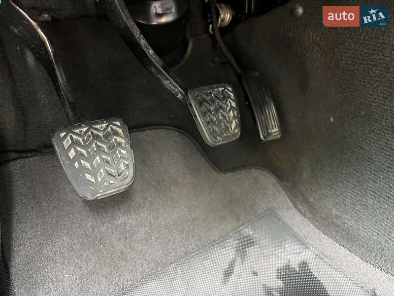 Седан Toyota Avensis 2008 в Трускавце