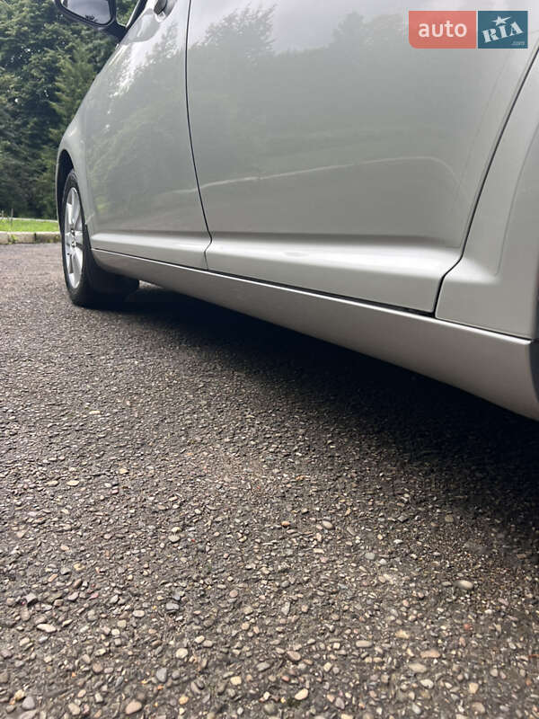 Седан Toyota Avensis 2008 в Трускавце