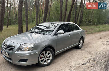 Седан Toyota Avensis 2007 в Комсомольском