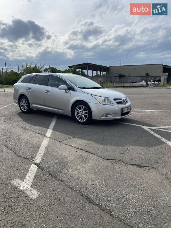 Универсал Toyota Avensis 2010 в Львове