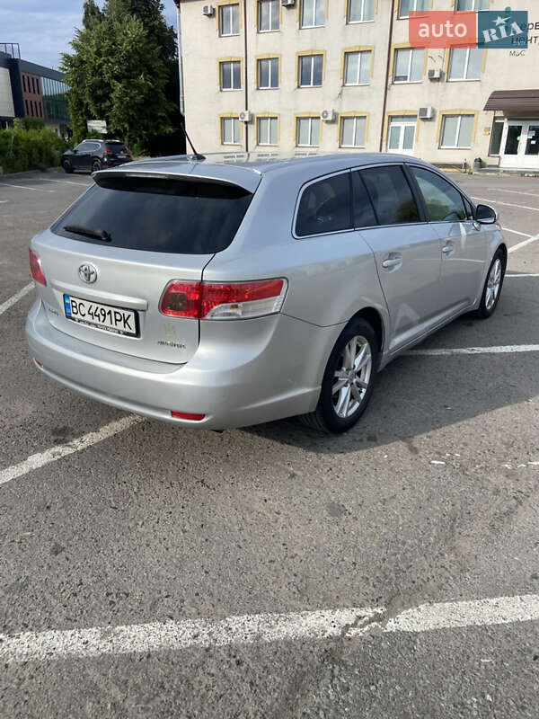 Универсал Toyota Avensis 2010 в Львове