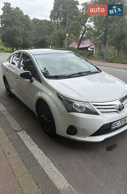 Седан Toyota Avensis 2012 в Стрию