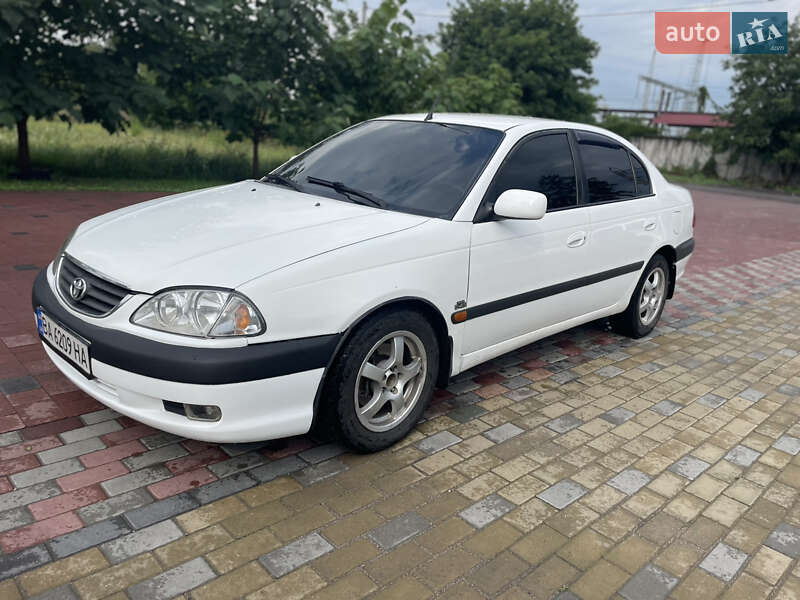 Toyota Avensis 2000