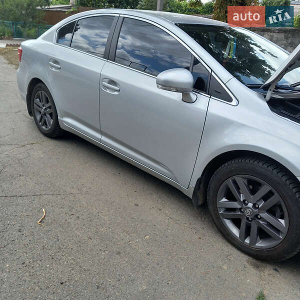 Седан Toyota Avensis 2012 в Одесі