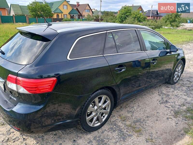 Універсал Toyota Avensis 2012 в Вараші
