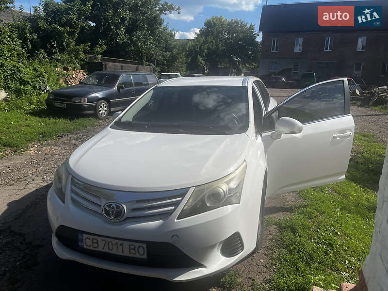 Toyota Avensis 2012