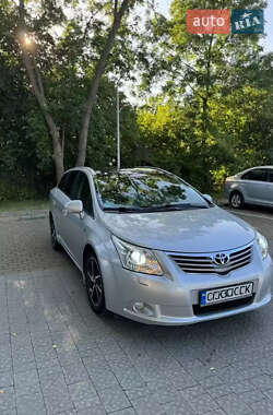 Универсал Toyota Avensis 2010 в Черновцах