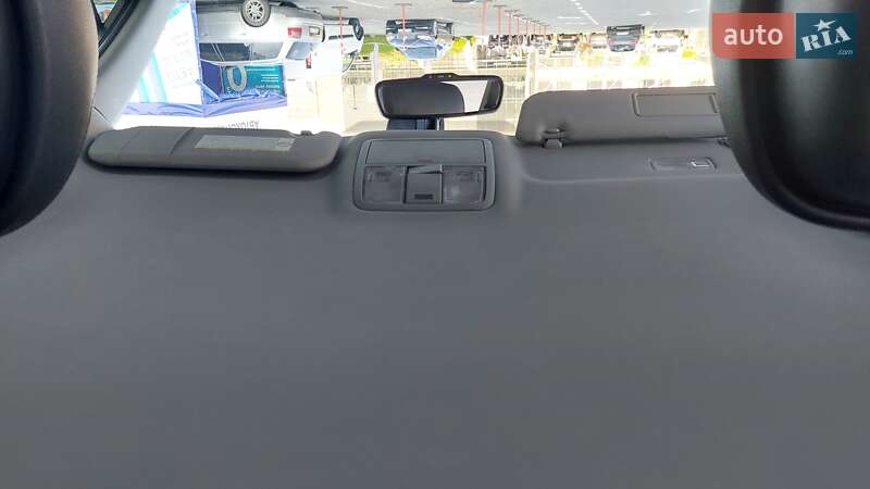 Седан Toyota Avensis 2012 в Львове