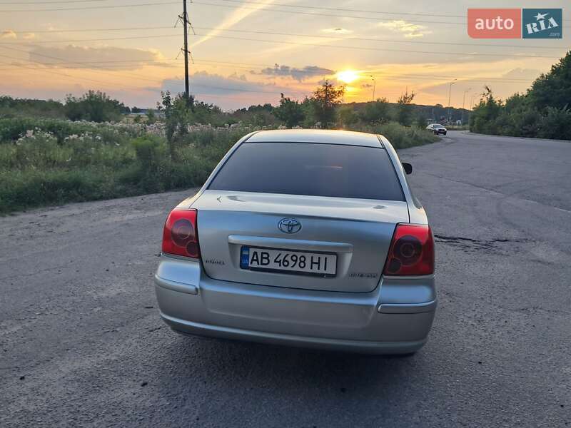 Седан Toyota Avensis 2006 в Виннице