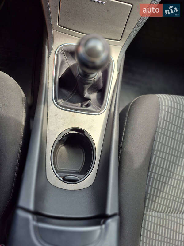 Седан Toyota Avensis 2010 в Рівному