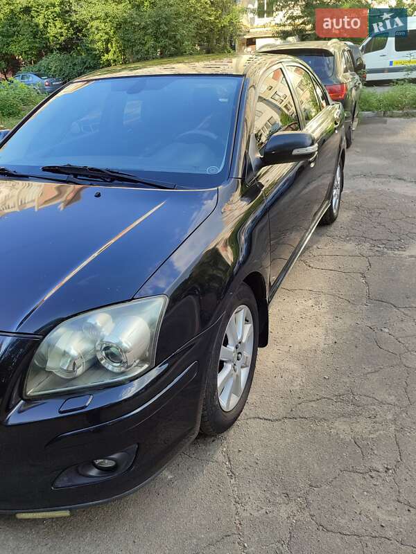 Седан Toyota Avensis 2007 в Киеве