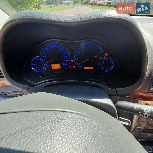 Седан Toyota Avensis 2003 в Києві