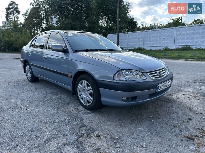 Toyota Avensis 2001