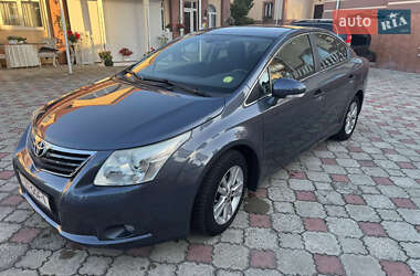 Седан Toyota Avensis 2009 в Ровно