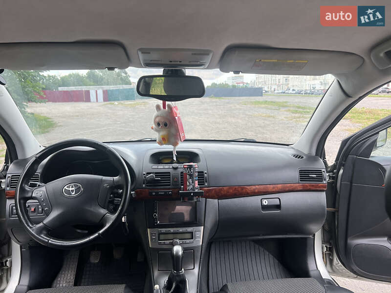 Седан Toyota Avensis 2003 в Харкові