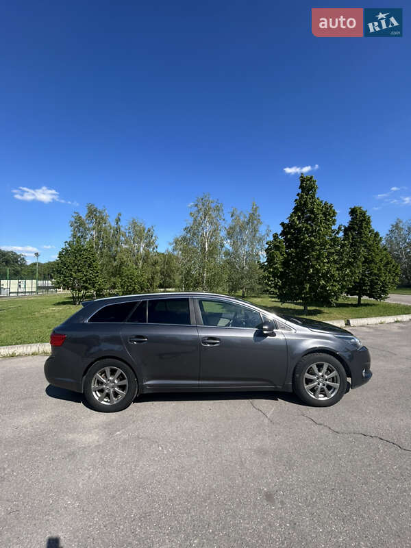 Універсал Toyota Avensis 2014 в Олександрії