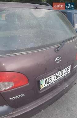 Универсал Toyota Avensis 2000 в Калиновке