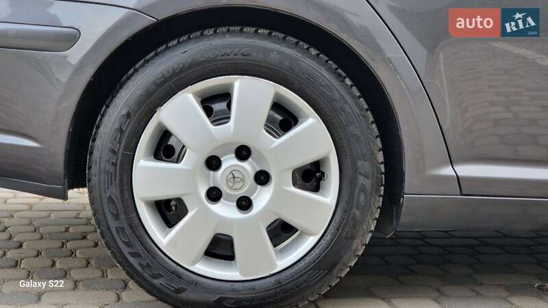 Универсал Toyota Avensis 2006 в Ивано-Франковске