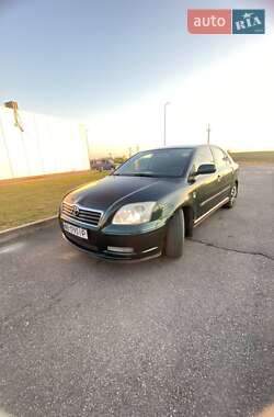 Седан Toyota Avensis 2004 в Песчанке