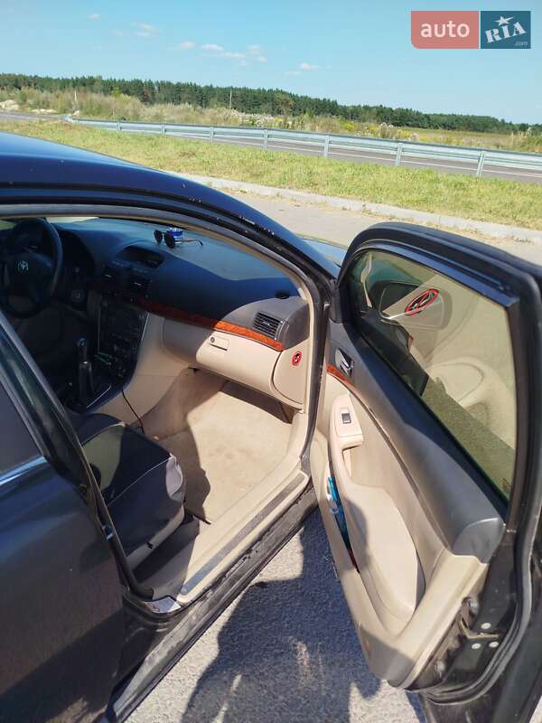 Лифтбек Toyota Avensis 2003 в Ковеле