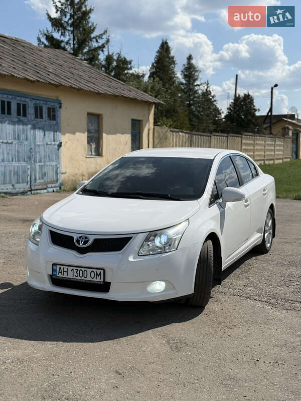 Toyota Avensis 2011