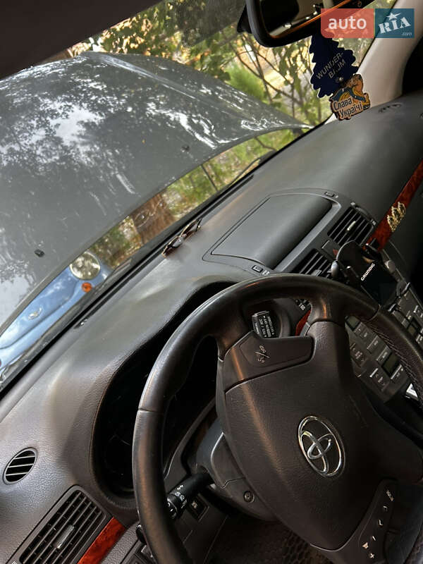 Лифтбек Toyota Avensis 2004 в Кривом Роге фото 16 Лифтбек Toyota Avensis 2004 в Кривом Роге