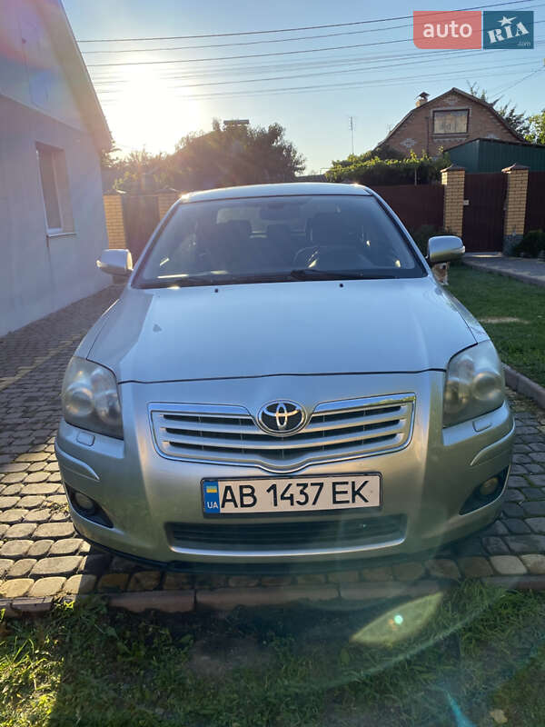 Седан Toyota Avensis 2007 в Виннице