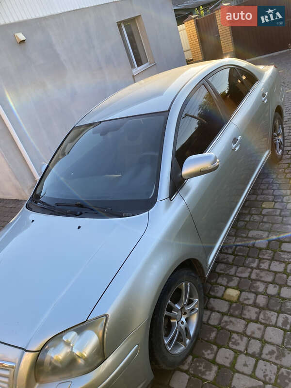 Седан Toyota Avensis 2007 в Виннице