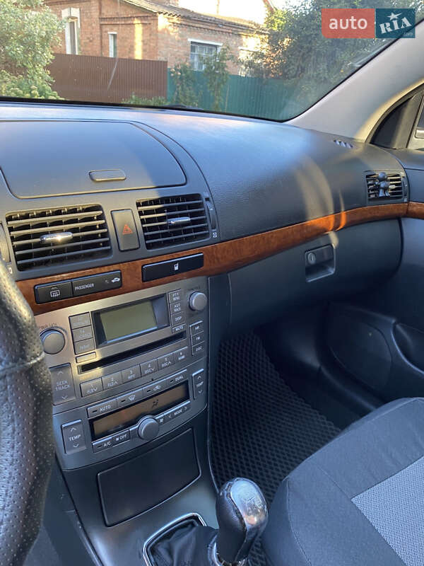 Седан Toyota Avensis 2007 в Виннице