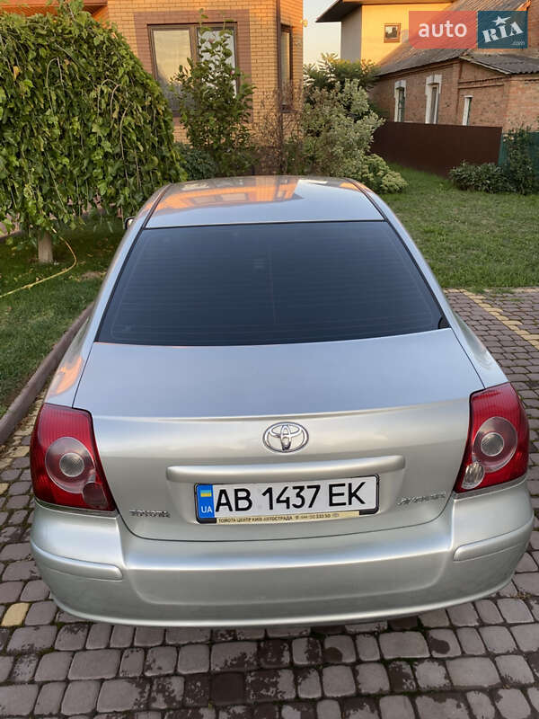 Седан Toyota Avensis 2007 в Виннице
