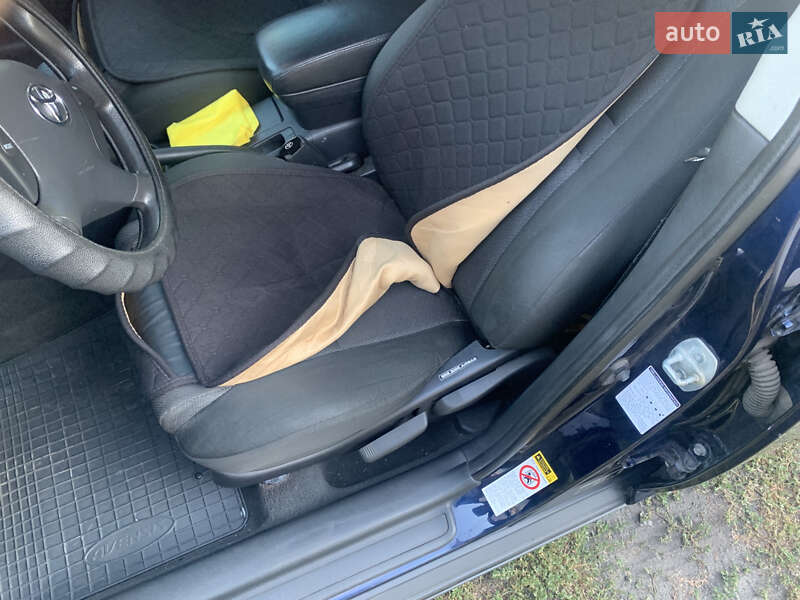 Седан Toyota Avensis 2006 в Терновке