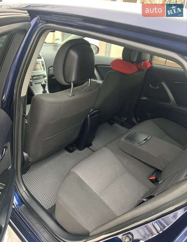 Универсал Toyota Avensis 2012 в Корсуне-Шевченковском