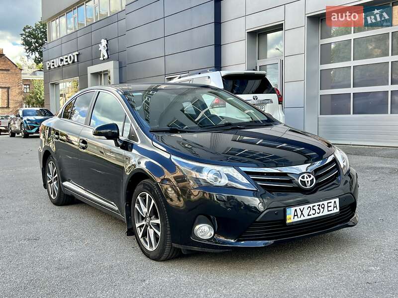 Toyota Avensis 2013