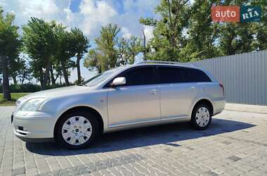 Універсал Toyota Avensis 2004 в Гнівані