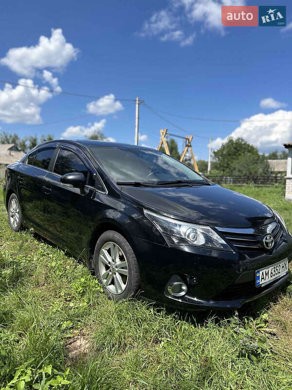 Седан Toyota Avensis 2012 в Андрушевке