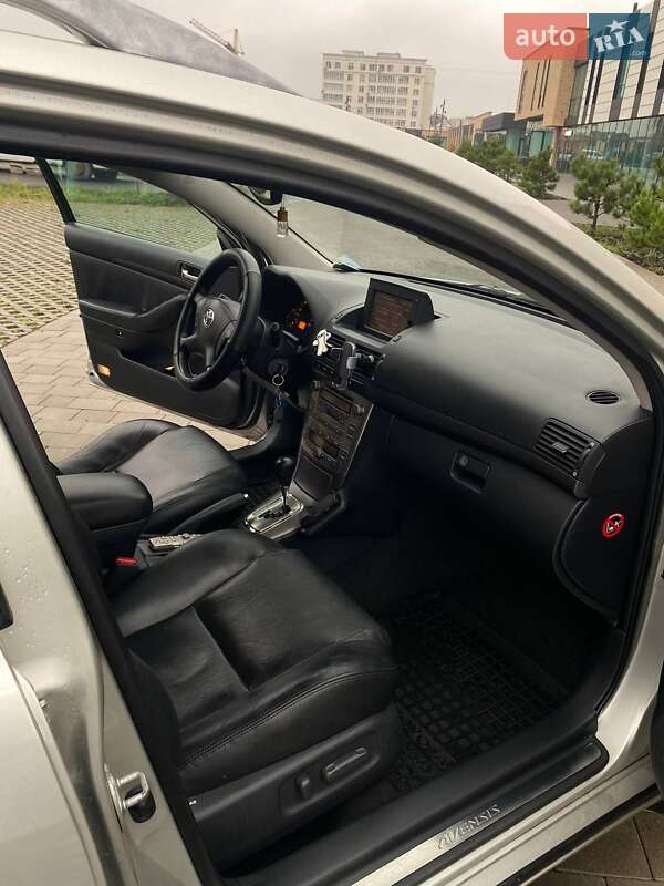 Универсал Toyota Avensis 2004 в Хмельницком