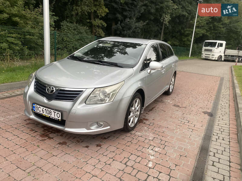 Toyota Avensis 2010